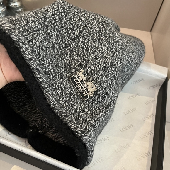 Coach new wool hat - Picture 4 of 9